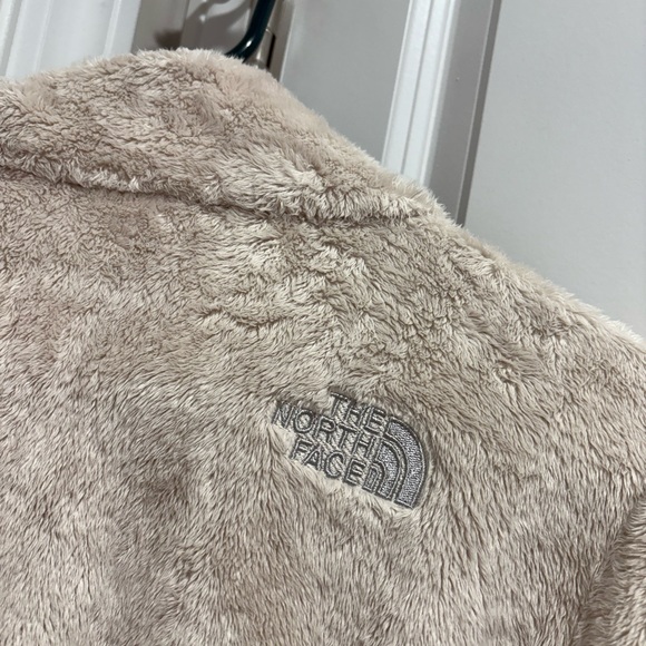 The North Face Women's Beige Teddy Jacket - Picture 8 of 8